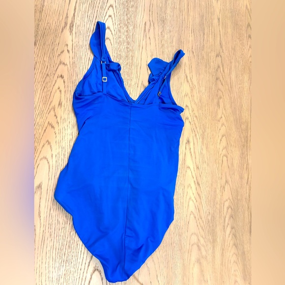 La Blanca Blue One Piece With Ruffle Detail At Bust Size 14 - Picture 4 of 8